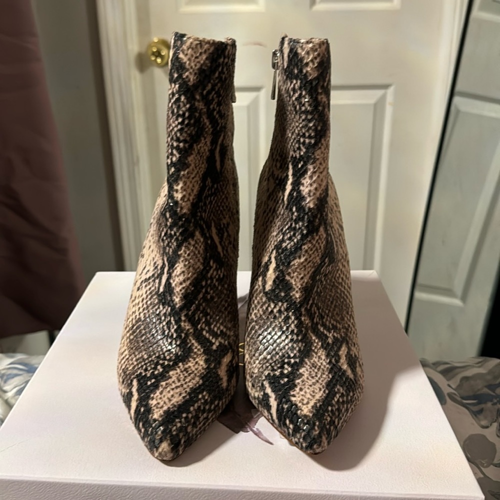 New- Jessica Simpson Booties